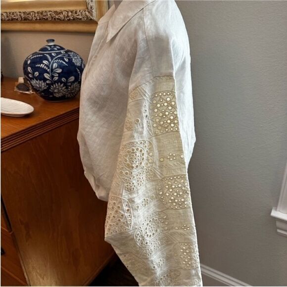 A.L.C. "Mason" front twist linen top featuring eyelet detailed sleeves-X1 - Picture 7 of 10